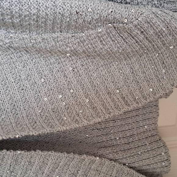 St. John Cardigan - Picture 2 of 5